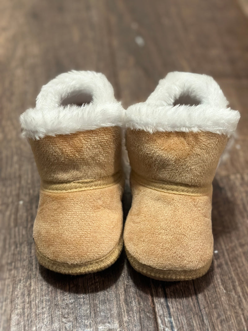 Load image into Gallery viewer, Faux Fleece &amp; Fur Infant Shoes
