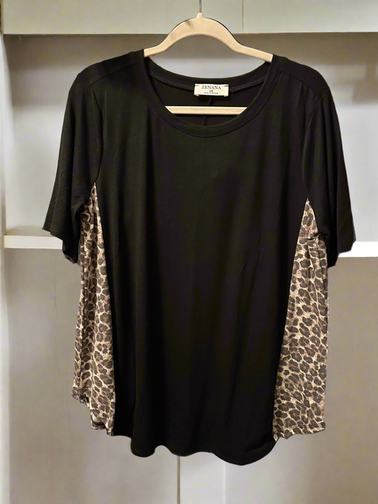 PLUS CONTRAST SIDE PANEL LEOPARD SHORT SLEEVE TOP